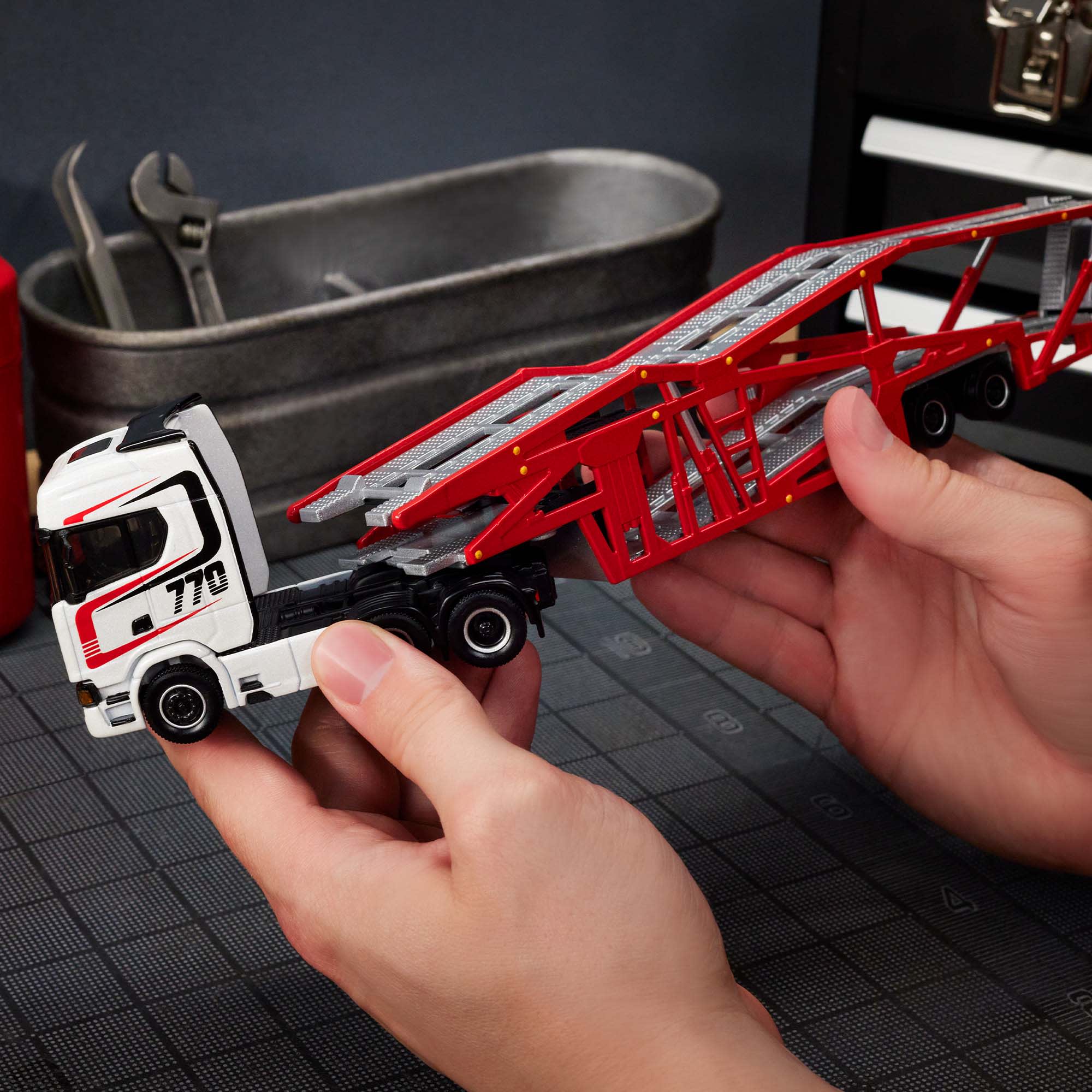 Hot Wheels Elite 64 Scania 770 S