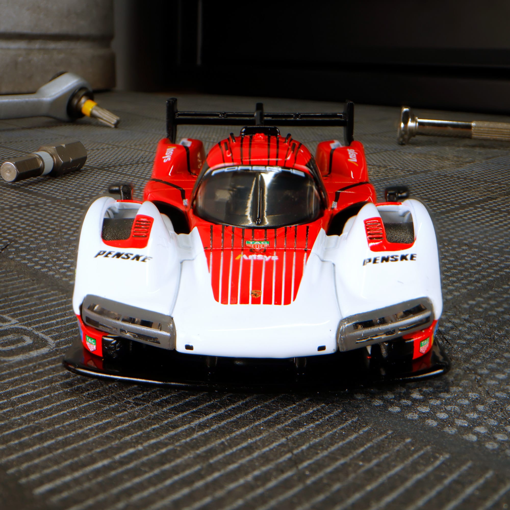 Hot Wheels Elite 64 Porsche 963